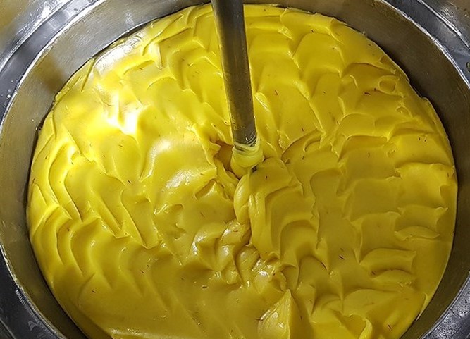 طرز تهیه ترحلوا با آرد برنج و نشاسته