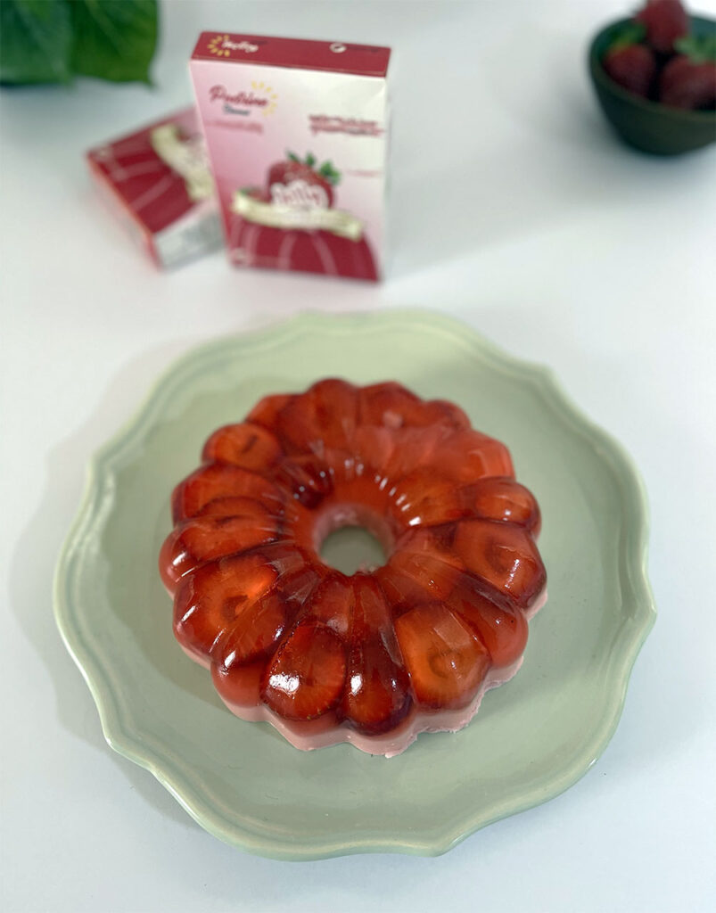 آموزش دسر با ژله توت فرنگی