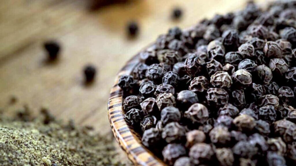 طریقه مصرف دانه فلفل سیاه برای لاغری