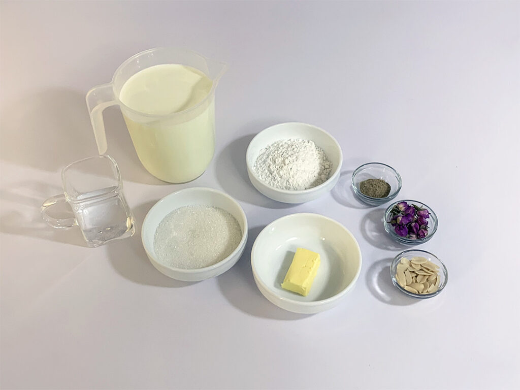 مواد اولیه برای فرنی با آرد برنج