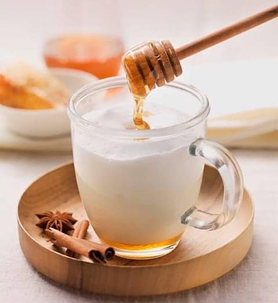 طرز تهیه شیر دارچین برای لاغری
