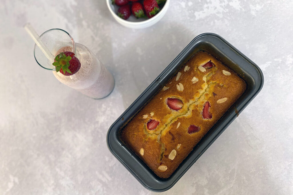 طرز تهیه کیک توت فرنگی فرانسوی