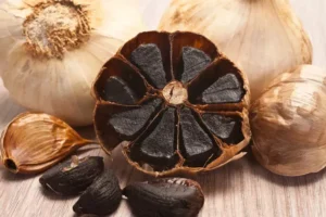 فواید سیر سیاه چیست