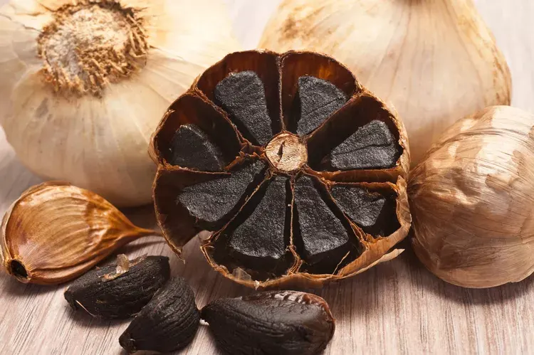 فواید سیر سیاه چیست